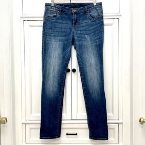 Kut from the Same Kloth Distressed Boyfriend Mid-rise Straight Leg Jeans Womens